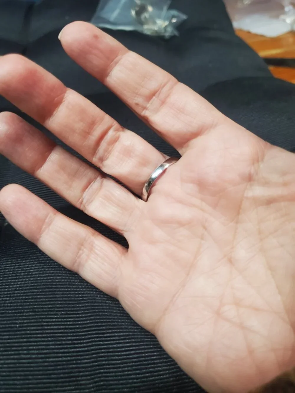 Vintage 925 sterling pink cubic zirconia solitaire ring